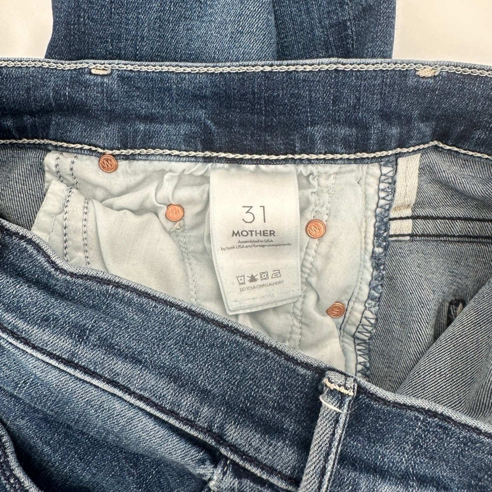 MOTHER The Weekender Fray Jeans Blue Flare Raw Hem Size 31 Going the Extra Mile - Picture 6 of 9